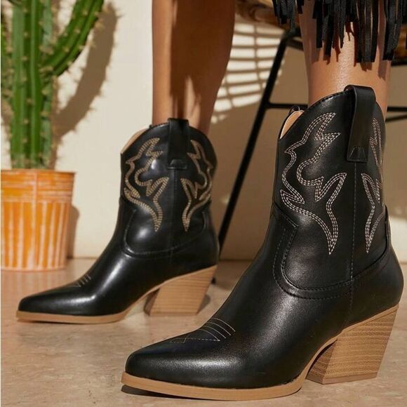 BLACK WITH BEIGE TRIM SHORT VERSION WESTERN BOOTIES - Picture 2 of 13